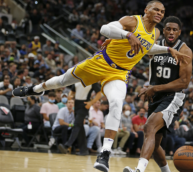 猛龙翻盘马刺，浓眉哥状态火热