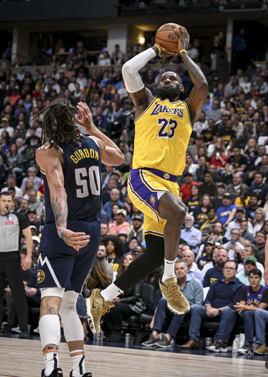 爱游戏大厅-掘金翻盘湖人，乔治点燃赛场