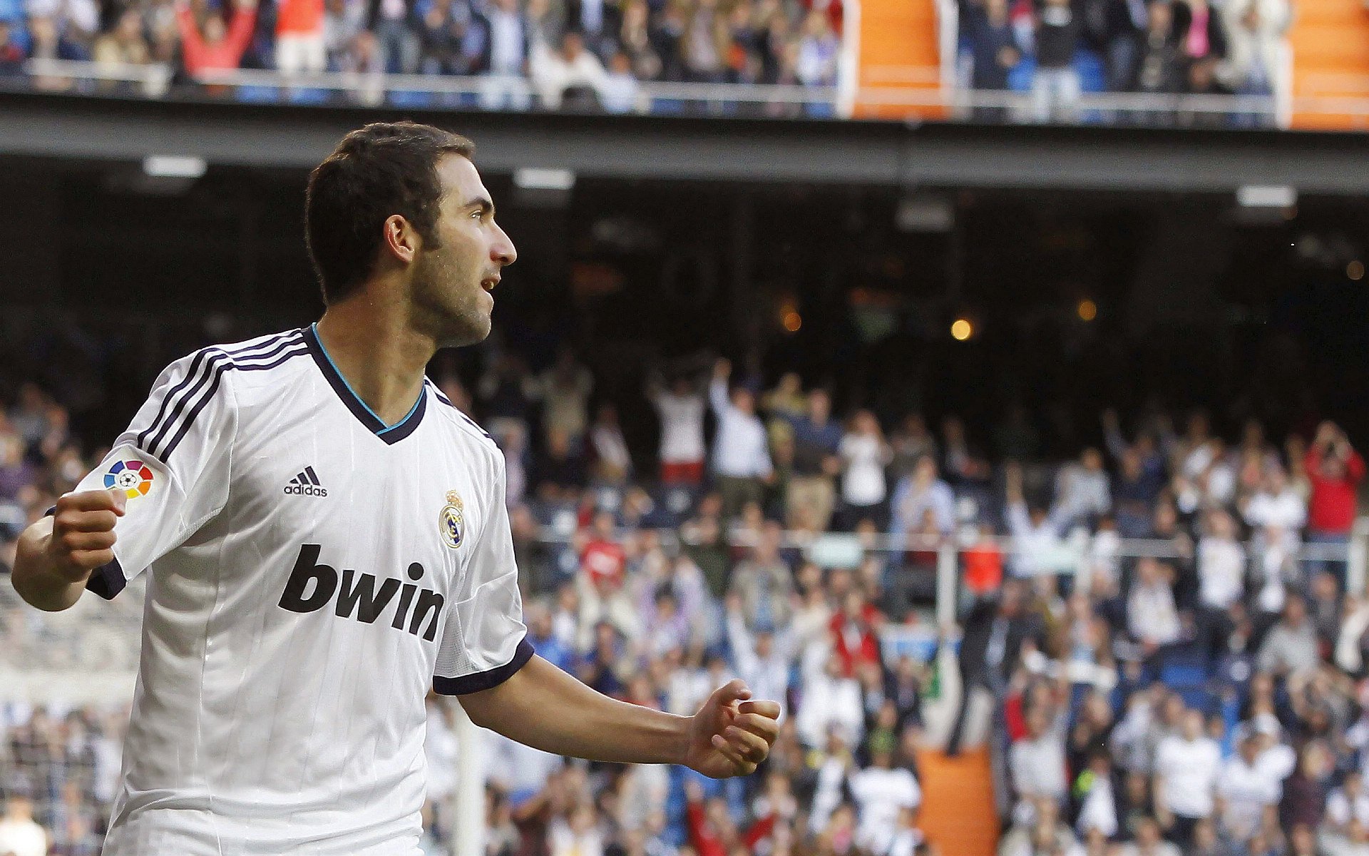 萨拉赫主宰比赛走向，威尔士踏平乌拉圭，当小国足球改写世界版图