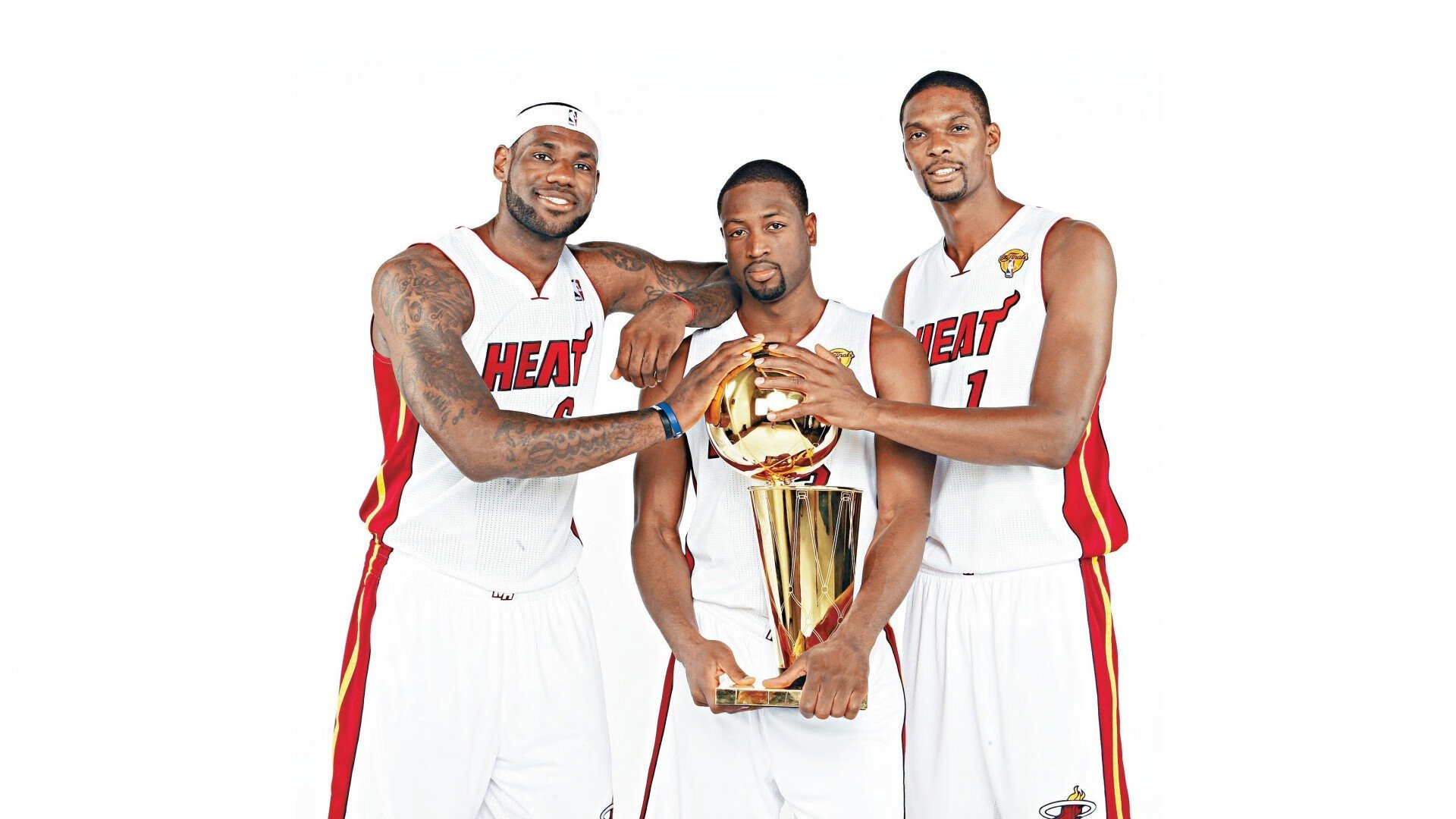 爱游戏tv-当橙衣风暴席卷黄色潜水艇，一场跨越足球文化的抢七启示录